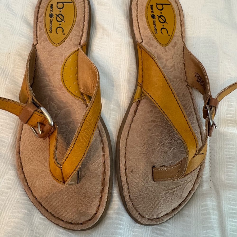 b.o.c. Women's Brown and Tan Sandals